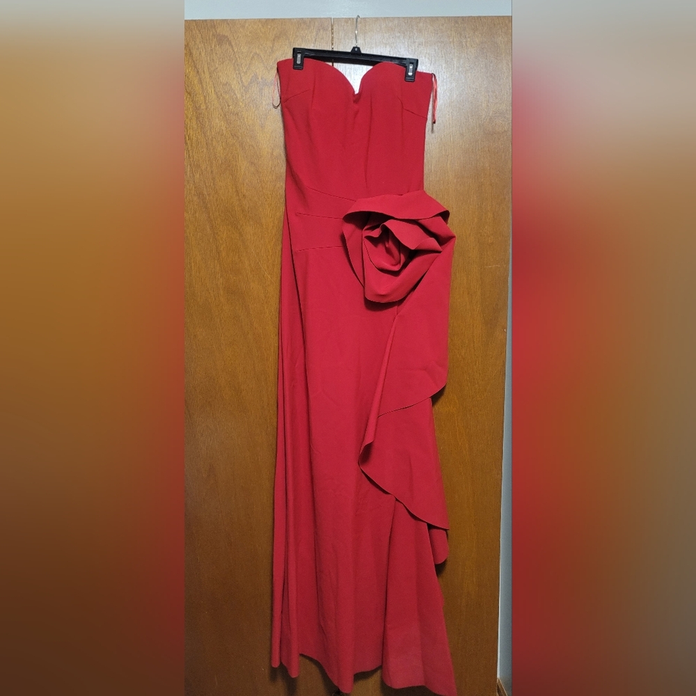 Chiara Boni Elegant Red Strapless Gown with Ruffle Detail Size 14,16